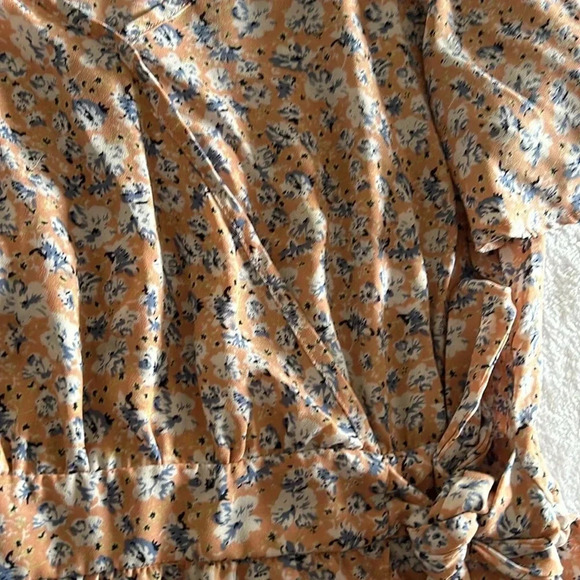 GUC Sienna Sky Floral Cold-Shoulder Blouse Top in M 🌸 - Picture 6 of 12